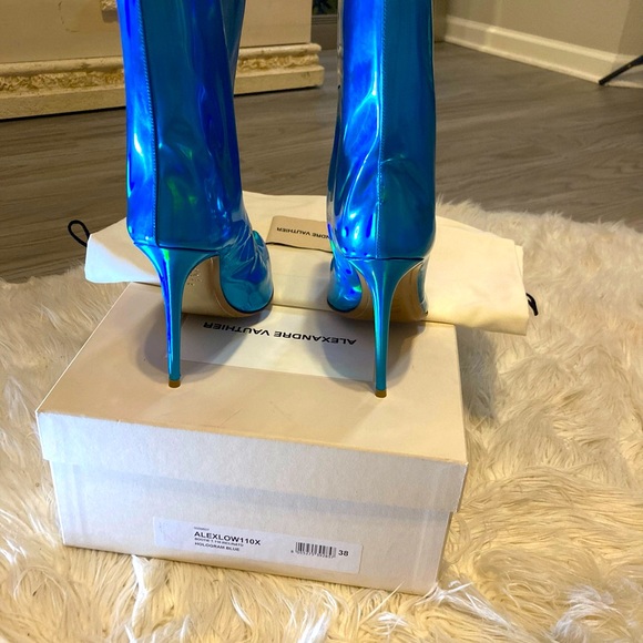 Alexandre Vauthier's Alex’s blue hologram ankle boots - Picture 5 of 10